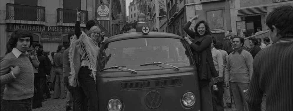 Celebrações nas ruas de Lisboa no dia 25 de abril de 1974