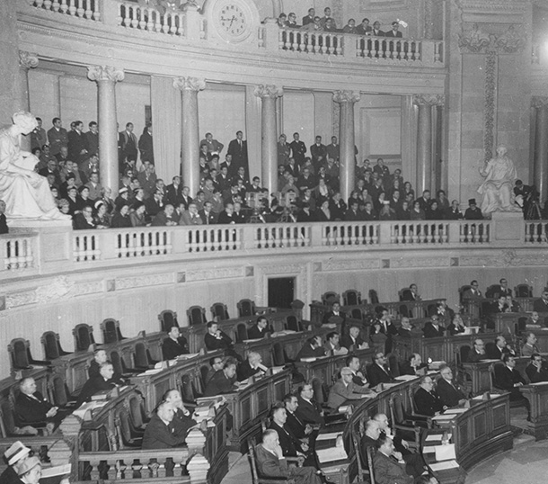 Aspeto da Sala das Sessões da Assembleia Nacional, 1960. AHP.