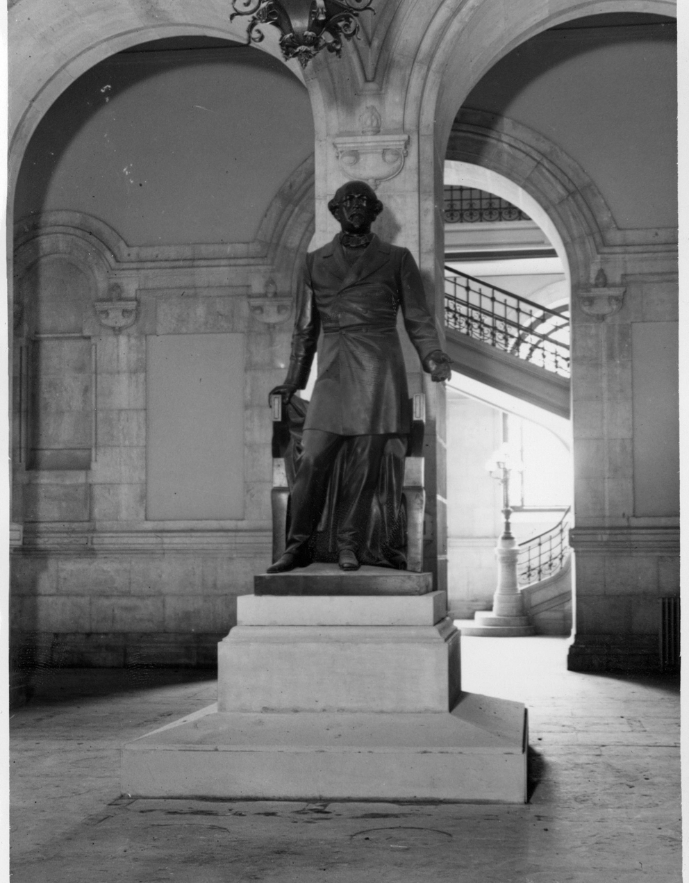 Estátua em 1938