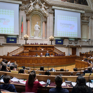 Jorle Lacão preside à Sessão do Parlamento dos Jovens