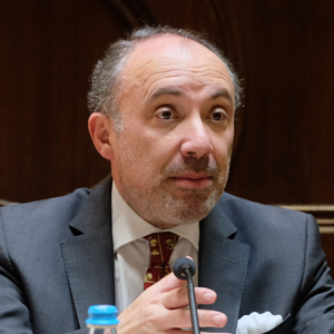 José de Matos Correia na sala do Senado