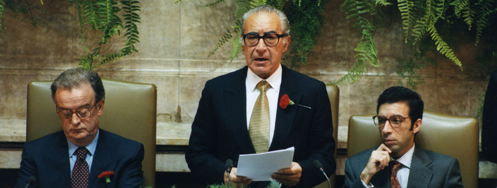 O Presidente Almeida Santos na sessão solene comemorativa do 25 de Abril, em 1997